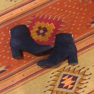 Navy suede booties with block heel - sz 7